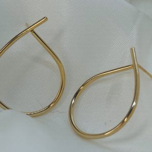 BRINCO GOTA VASADO LISA  DOURADO