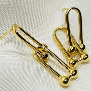 BRINCO LISO DOURADO